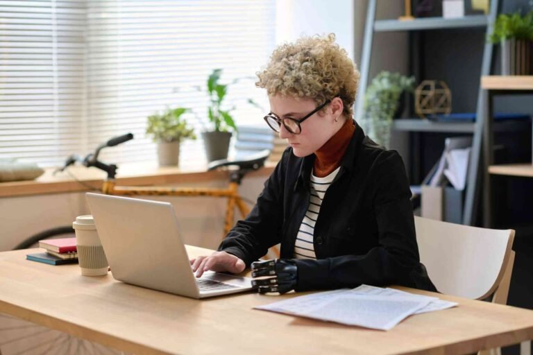 Three Live Chat: Boost Customer Support and Sales