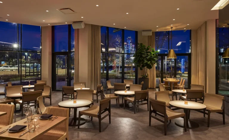 Discover Blu on the Hudson: A Modern Dining Experience by the River