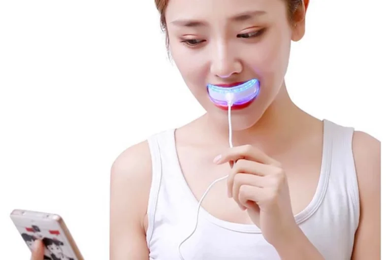 Why 2025 Is the Perfect Time to Start a Teeth Whitening Business from Scratch